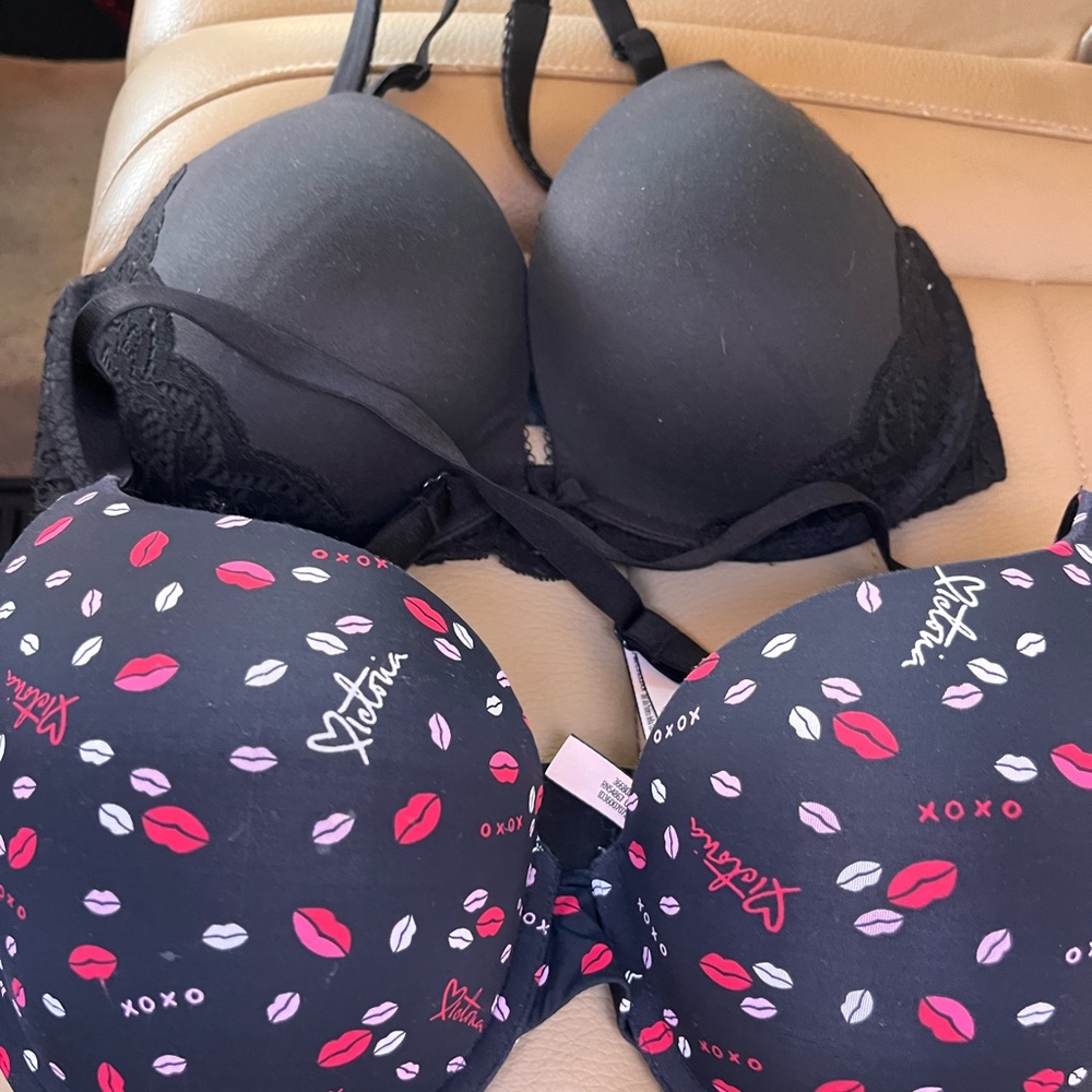 Victoria's Secret Black & Lip-Print Push-Up Bras